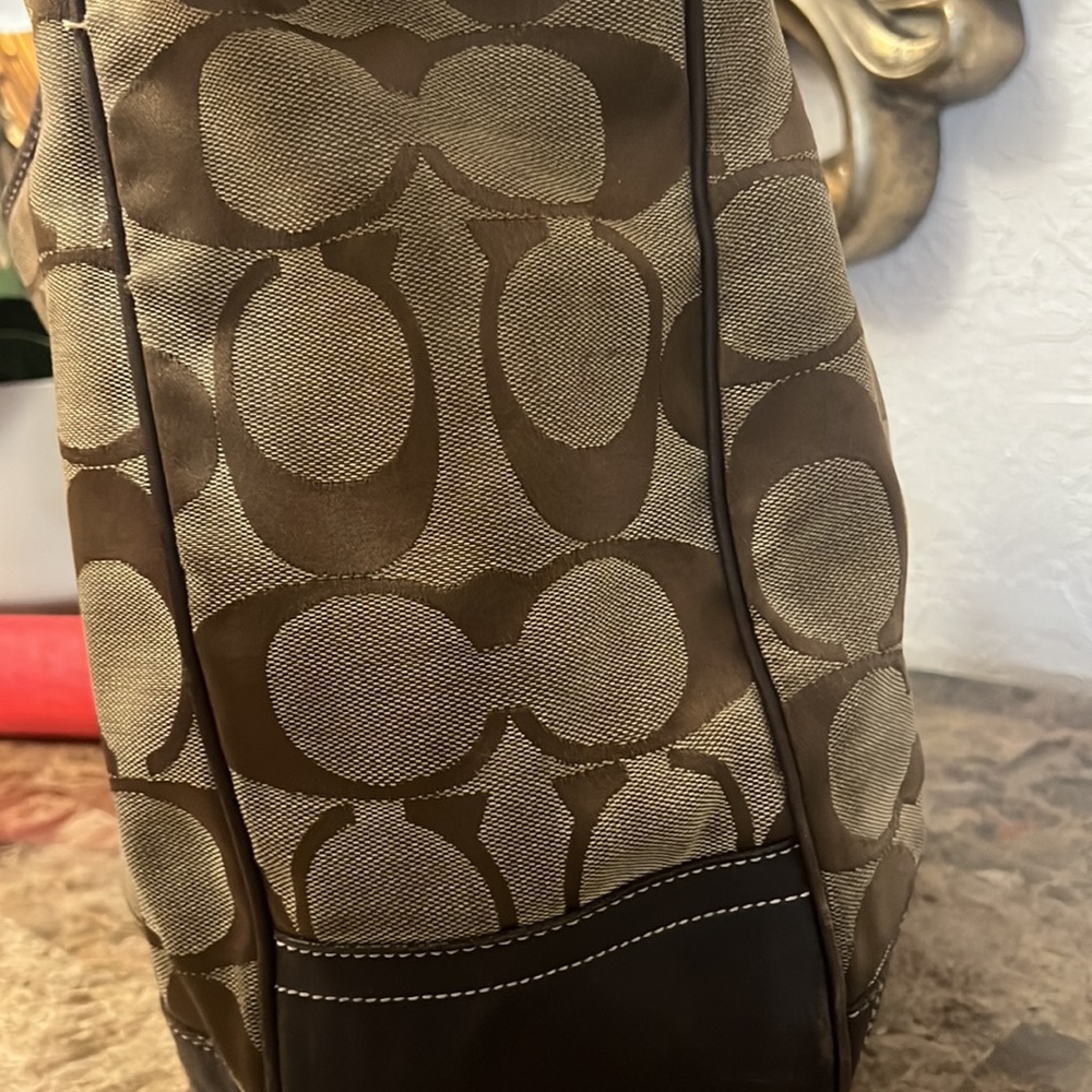 Used Coach bag - Picture 7 of 9